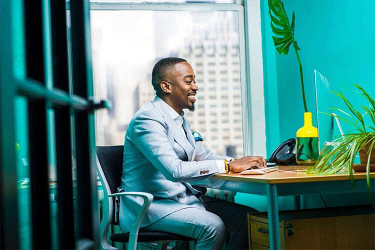 راه های پیشگیری از کمردرد موقع استفاده از صندلی راه های پیشگیری از کمردرد موقع استفاده از صندلی